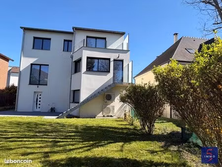 maison 7 pièces 195 m²