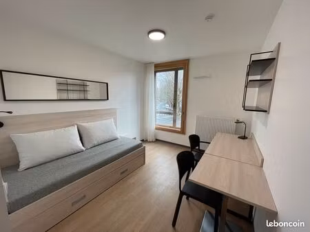 vends studio meublé angers