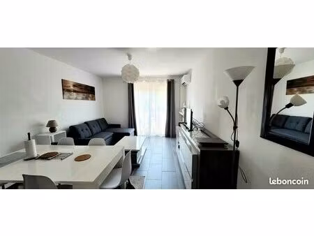 t3 lumineux libre au 20 octobre. 59m2 au lavandou. 2 chambres  climatisé  internet  parkin