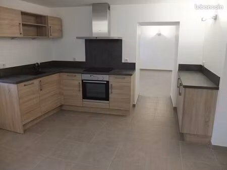 a louer grand appartement t2  73m2 leaz