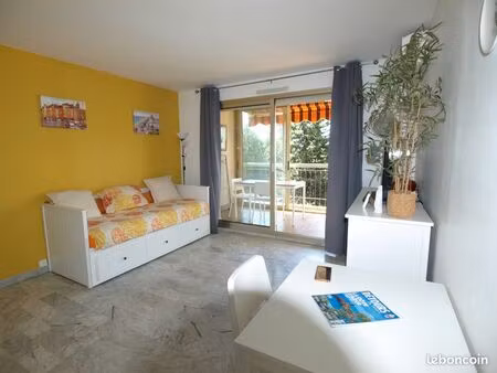 beau studio meublé 30  56 m2