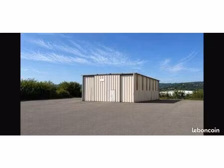 locaux entrepôt dépôt hangar