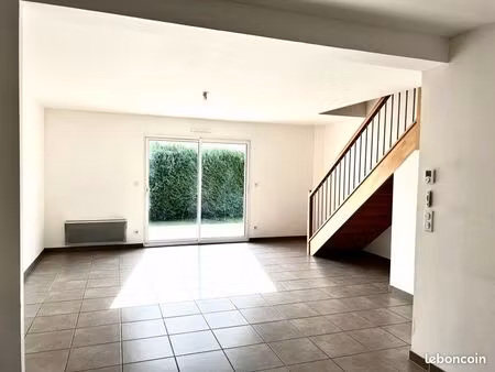 maison 3 chambres r+1