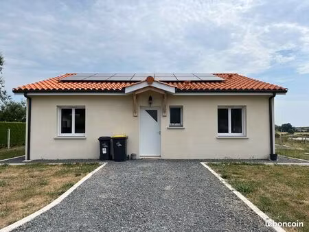 à louer – maison récente de plain-pied avec jardin clos