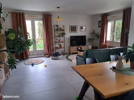 maison 3 chambres clim jardin clos