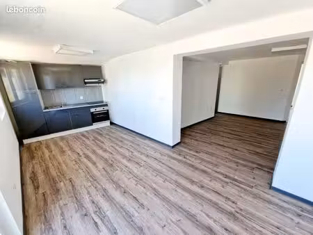 maison mitoyenne f3-4 à petite île - 950