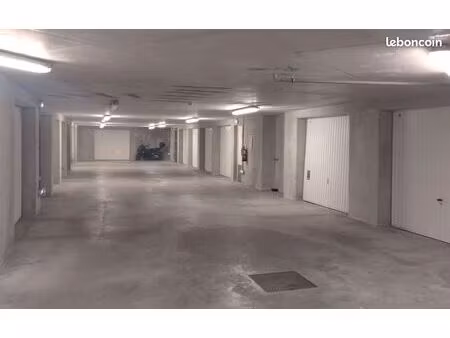 garage fermé 16m2