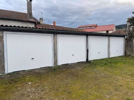 garage à louer très bien placé