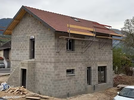 maison neuve (fin 2026) - 90m² habitable + 25m² de garage + 30m² de combles aménagés - gré