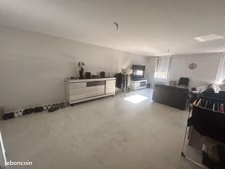 appartement 3 pièces 84 m²