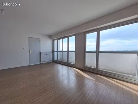 t4 de 88 m² grand séjour avec balcon - proche gare de tours