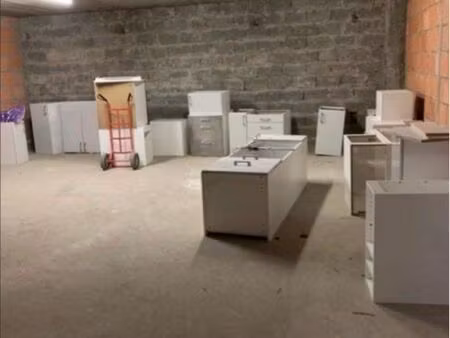 box de stockage/garde-meuble 38m2