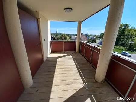 location d'un beau f3 rue commandant charcot st avold avec terrasse  ascenseur et parking 