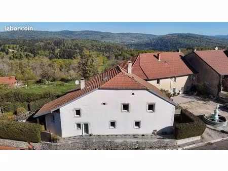 maison 7 pièces 209 m²