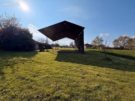 terrain 570 m² garnerans
