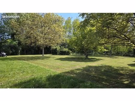 terrain 1015 m² mézériat