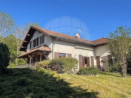maison 6 pièces 195 m²