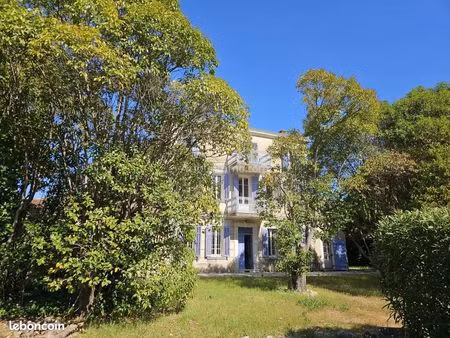 maison 10 pièces 205 m²