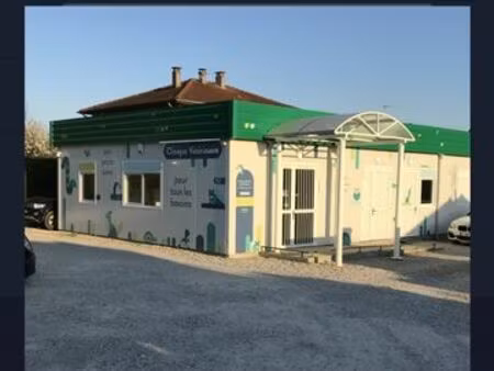 local commercial 171m2