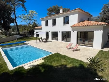 villa neuve standing 5 chambres