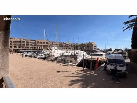 port de hyeres pied a terre ou investissement