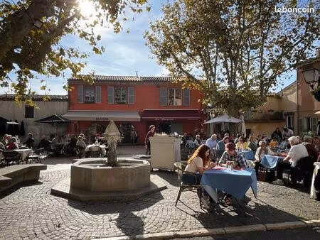 biot village historique place principale