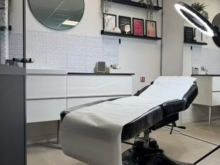 cabine esthétique à louer