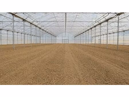 hangar / dépôt couvert à louer – stockage abrité matériel artisan entreposage voiture bate