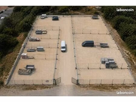 terrain / dépôt de stockage à louer 250 m² à 3000 m² – entreposage artisan matériel utilit