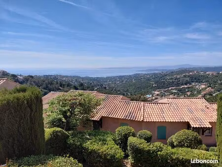 f2 pleine vue mer au calme