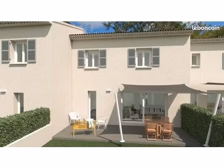terrain 205 m² la crau