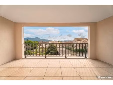 la crau-t4 résidence sécurisée 8 appartements - vue plein sud sur fenouillet - grande terr