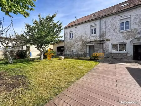 maison 8 pièces 212 m²