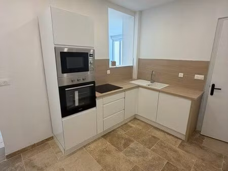 triplex 120m2 - 3 chambres - terrasse ensoleillée - 990/mois
