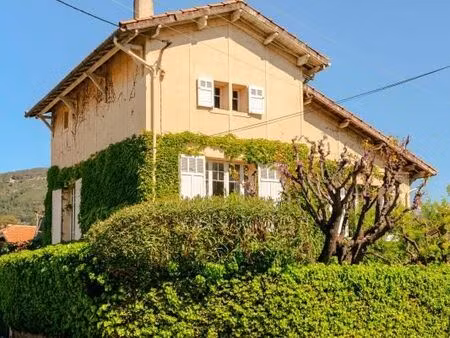 villa 4 pièces 145 m²