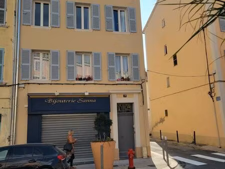 local commercial 60 m2