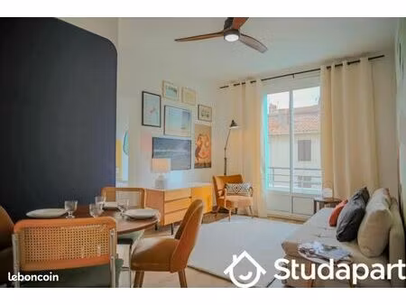 chambre 1 pièce 9 m²
