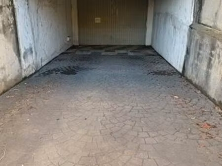 garage fermé et sécurisé proche du centre ville