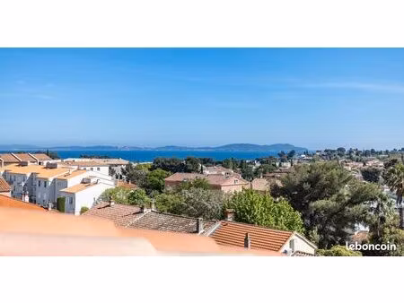 studio refait à neuf sur carqueiranne