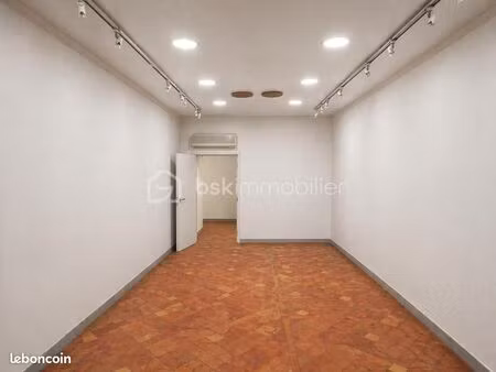 local commercial 61 m²