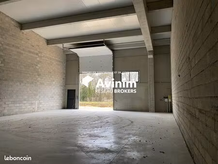 local 211 m² montauroux