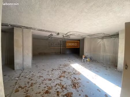 local commercial 200 m²