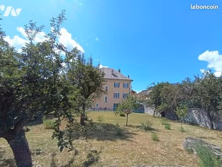 immeuble 590 m² barcelonnette