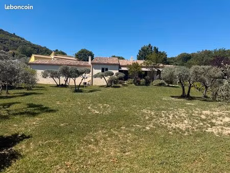 villa contemporaine – vue dominante – 125 m² – 2100 m² terrain