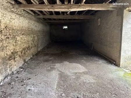 local garage stockage 72m2