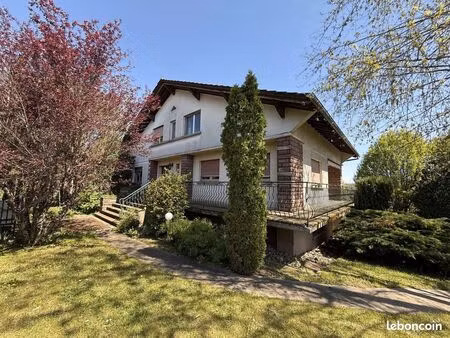 maison 9 pièces 220 m²