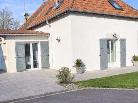 maison 5 pièces avec jardin clôturée  terrasse et garage à charmes