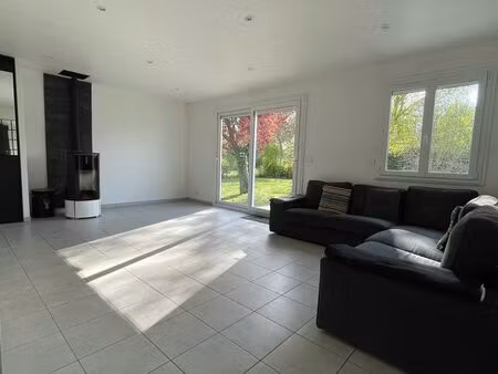 pavillon plain-pied rénové près de sens
