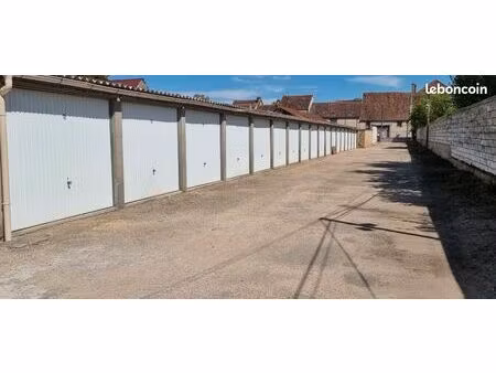 garage / box