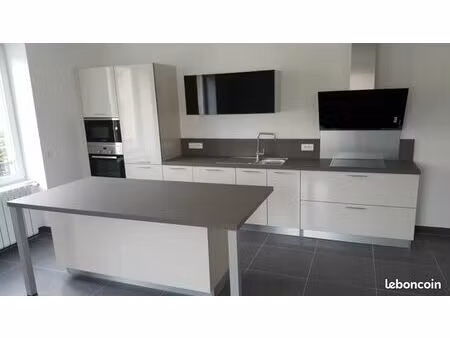 delle  appartement f3 avec cuisine toute équipée